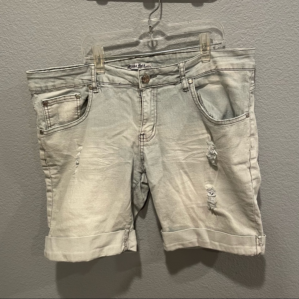 Size 15/16 women’s shorts